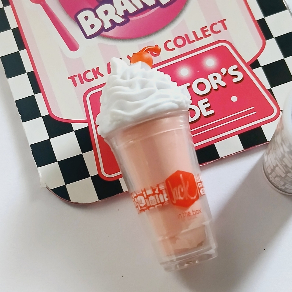 Mini Brands Foodie Series 2 Jack in The Box Strawberry Shake & Fountain Drink - Picture 2 of 7